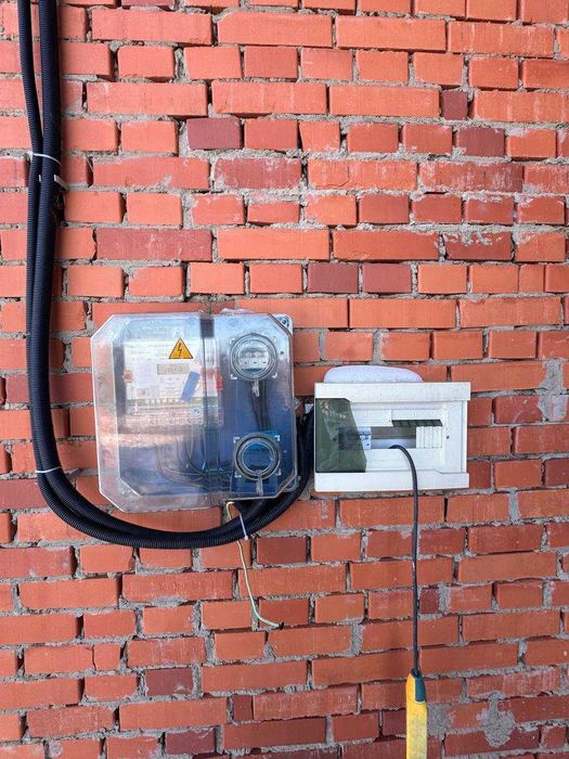 Карпати БУДИНОК з частковим ремонтом та комунікаціями в с. Микуличин