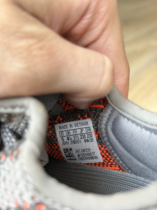 Adidas Yeezy Boost 350 V2 Beluga Reflective buty sneakersy szare 37 1/3