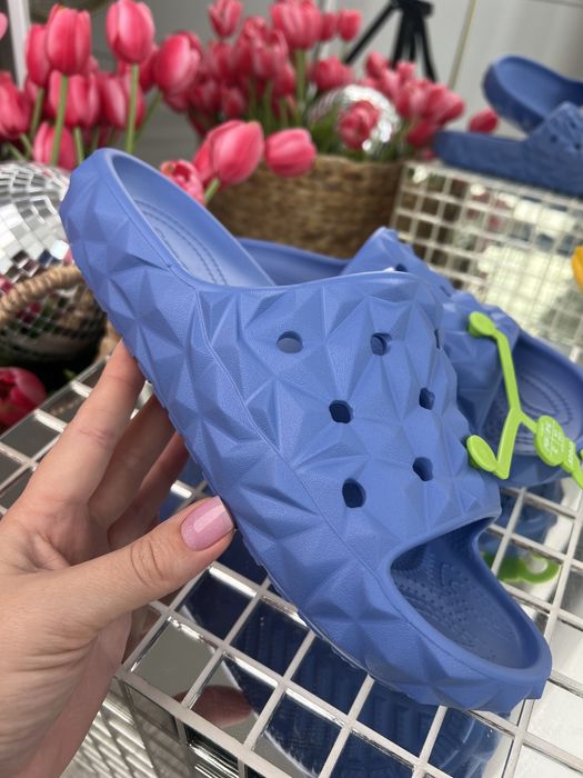 Крокси шльопанці crocs classic geometric slide 36 та 37