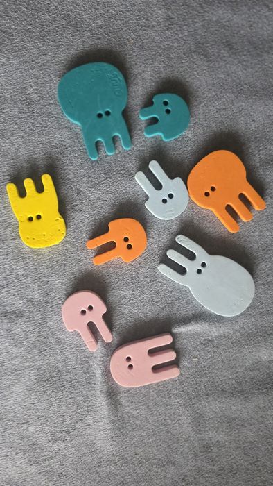 Дитячі іграшки, брязкальця