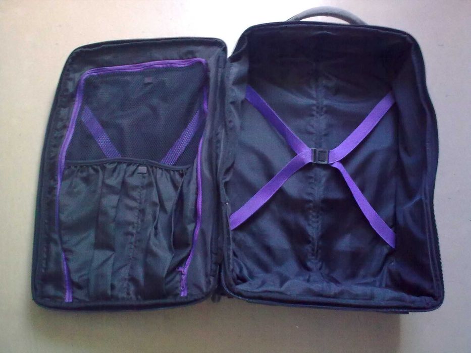 Чемодан рюкзак на колесах с выдвижной ручкой, в рабочем состоянии