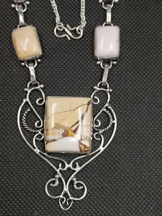 Колье бусы колье брекчированная яшма мукаит оникс на подарок