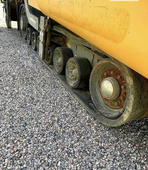 Асфальтоукладач Volvo PF 6110