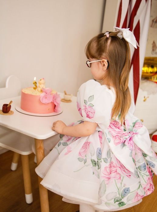 Святкова сукня,пишна на 2-3 роки