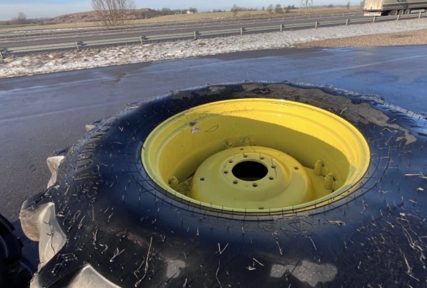 Koła komplet John Deere 4 sz  Alliance TYŁ 480/70R30 PRZÓD 320/70R24