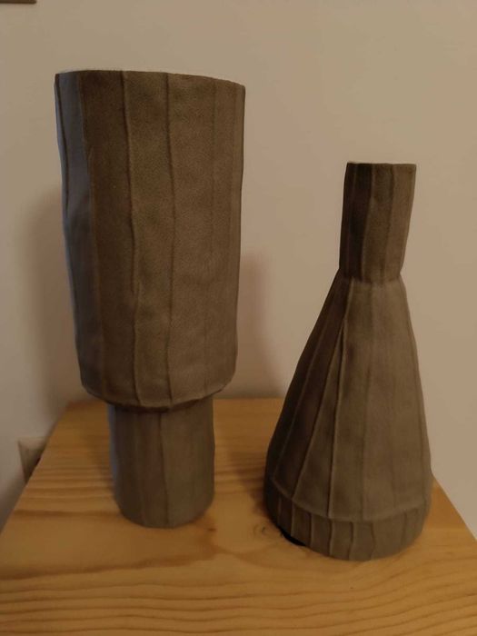 Decorative ceramic vase.425563633359278081