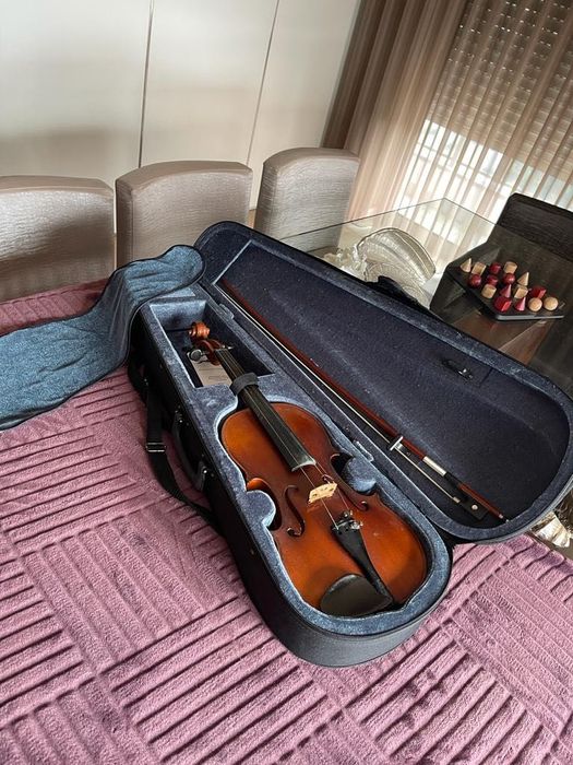Violino feito à mão