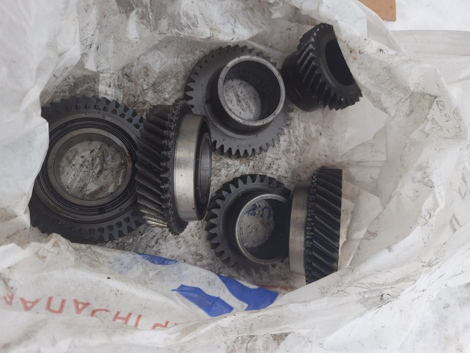 Продам коробку передач на Dacia Duster 2010 року,4х4, дизель механіка