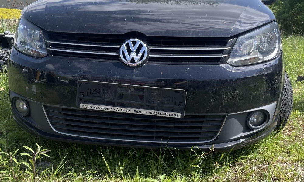 Zderzak przód vw touran II 1T0 lift 10-15 ładny w kolor LC9X