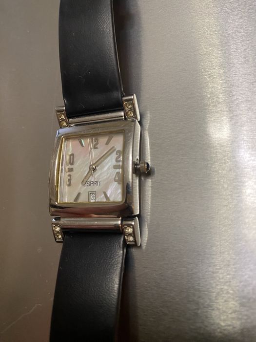 Esprit женские часики с оригинальным ремешком