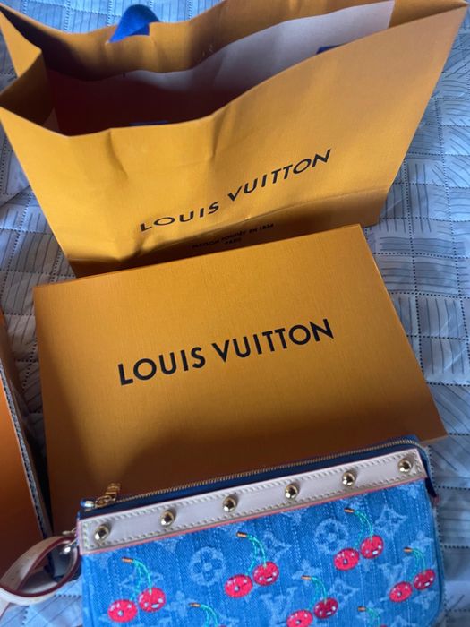 Louis Vuitton Cherry Pochette Denim - Edição Limitada Murakami