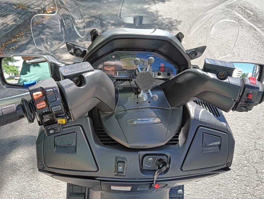 Suzuki Burgman 650cc executive