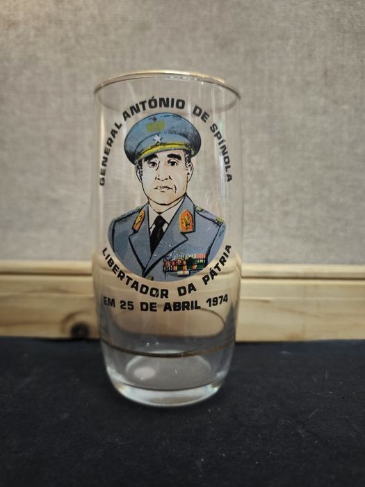 Copo general Antonio Spinhola de 25 Abril