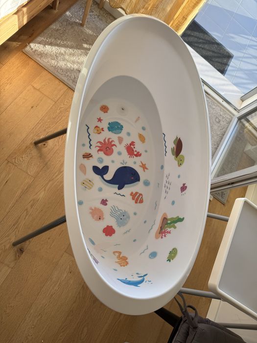 Luma banheira com suporte