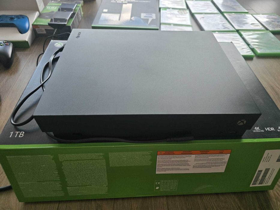 Konsola x box one 1TB mega zestaw
