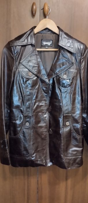 Шкіряна лакована куртка