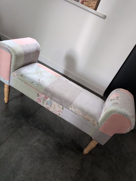 Ławka do przedpokoju kare design pastelowa Boho drewniana tapicerowana