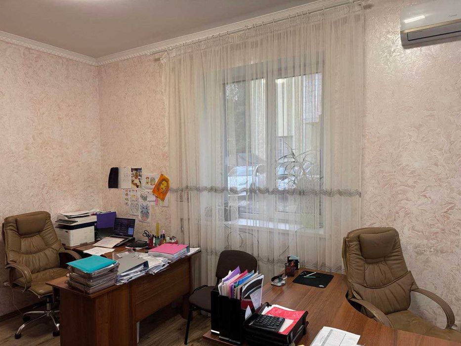 Нежитлова будівля 1100м2 метро хостел офіс магазин склад бомбосховище