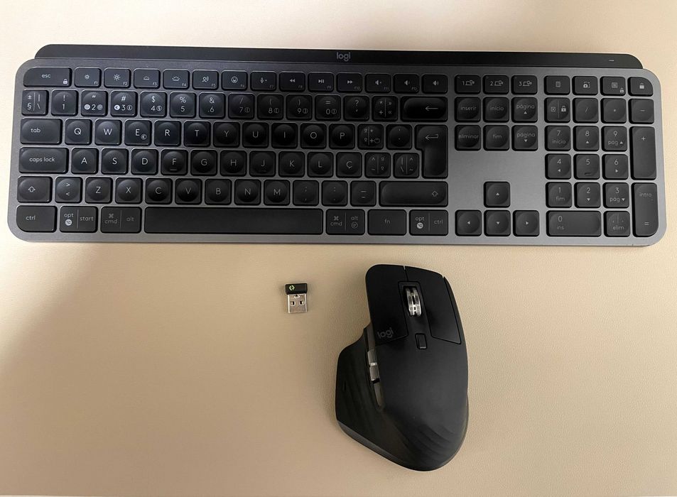 LOGITECH Teclado MX Keys S e Rato MX Master 3S