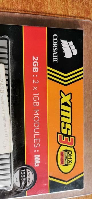 2GB Kit de memória RAM Corsair para computador DDR3 PC3-10666