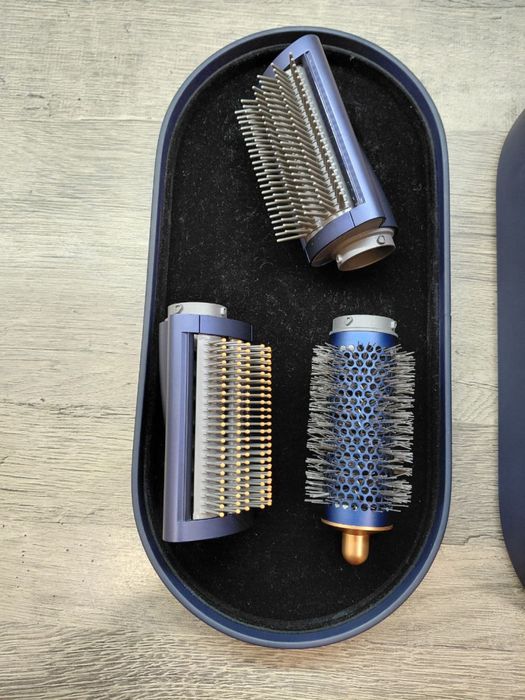 Стайлер для прямого та хвилястого волосся Dyson Airwrap i.d.