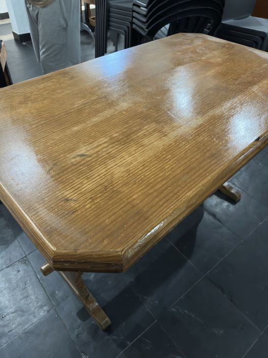 Vendo Mesa em Madeira