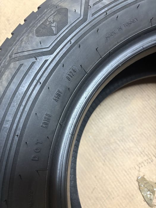 1x 235/65R16C 115/113R GOODYEAR VECTOR 4SEASONS CARGO opona wielosezon M+S 3PMSF MO-V