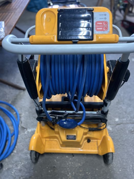 Robot sprzątający basen Wave XL 200 /wynajm