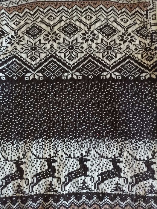 Найкращий подарунок на новий рік - светр з оленями 100% вовна розмір М