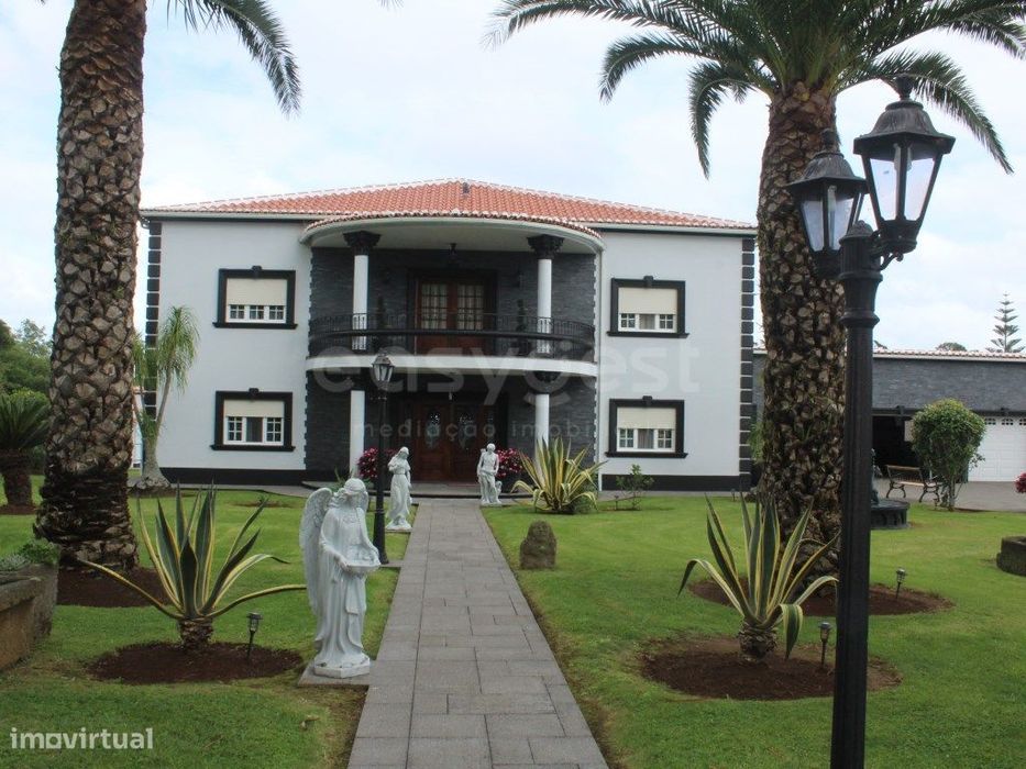 Moradia de Luxo em Porto Martins, Praia da Vitória