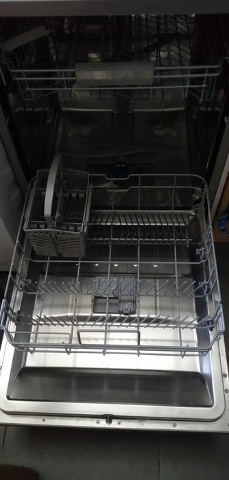 Máquina de lavar loiça c/abertura automática de porta classe A da Mídea com avaria