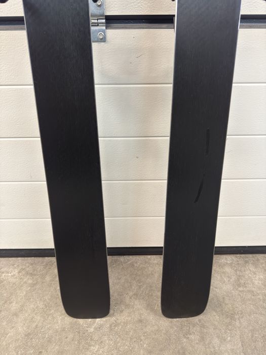 Narty freeride Volkl Mantra 100 184 cm