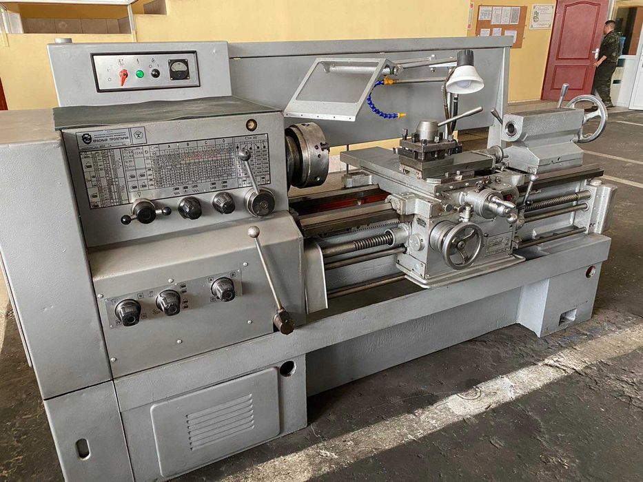 Станок токарный 16К25