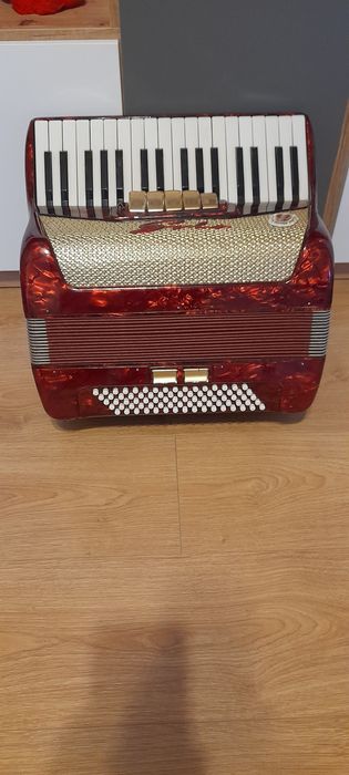 Akordeon niemiecki 80 basowy