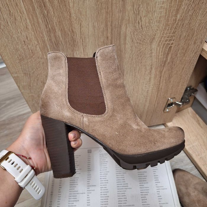 Buty botki beżowe 38, jak nowe