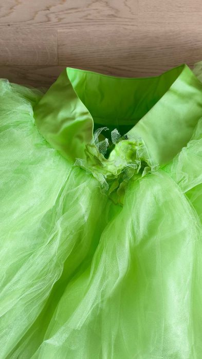 Нарядна пишна святкова зелена сукня з фатину