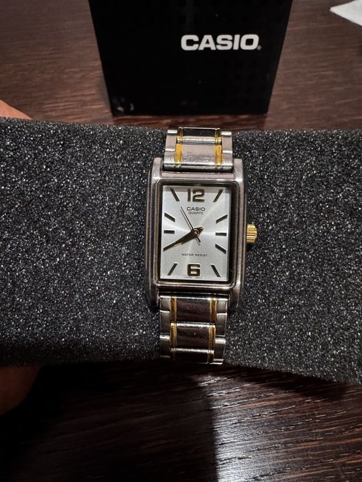 Годинники Casio.