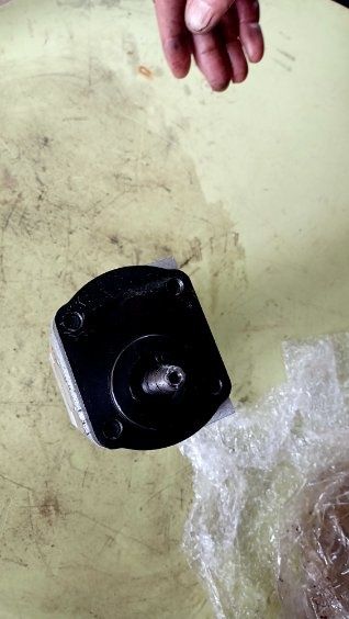 Sprzedam pompę hydrauliczną od masseya 3060