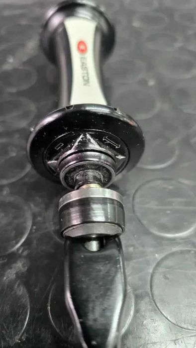 Cubo Easton 18F com rolamentos