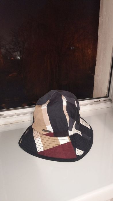 Продам оригінальну панаму BURBERRY