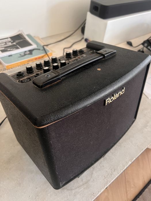 Roland AC-33 – Amplificador Acústico Portátil 30W | Funciona a Pilhas