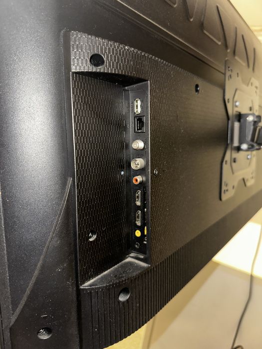 Телевізор Thomson 43 з дефектом