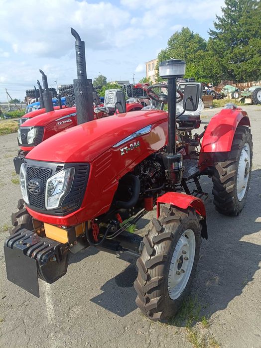 Мінітрактор Сінтай Xingtai XT-244L рівна підлога, бокова КПП4+1 2025