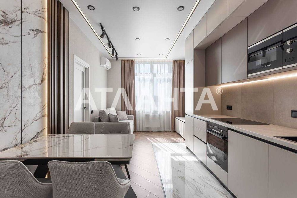 3-кім з видом у двір та на іподром у ЖК "67 Перлина" (тераса)