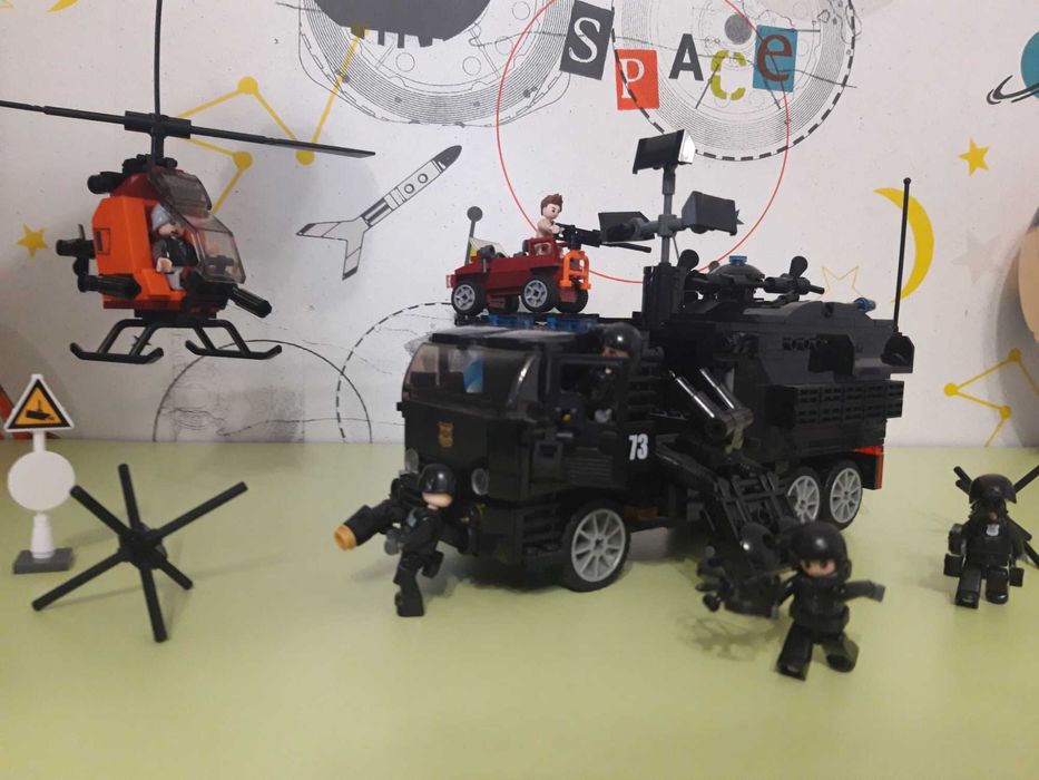 Конструктор лего  qman машина