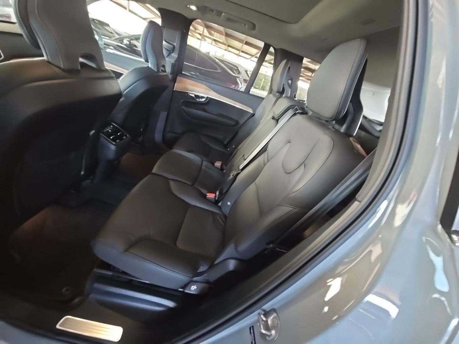 2025 Volvo XC90 Ultra Bright Theme 7 пассажиров