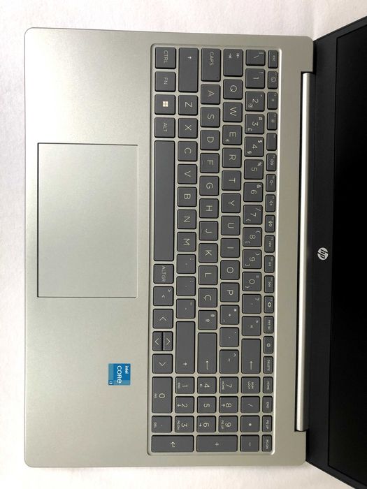PORTÁTIL HP - Intel Core i3 - 8GB RAM - 256GB SSD - Windows 11