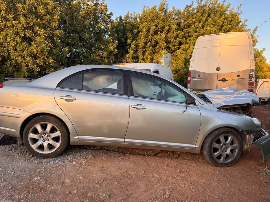 Toyota Avensis 2.0 D 126cv