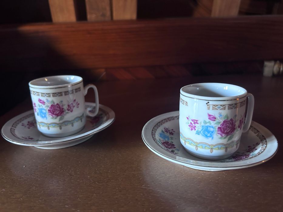 2 chávenas porcelana