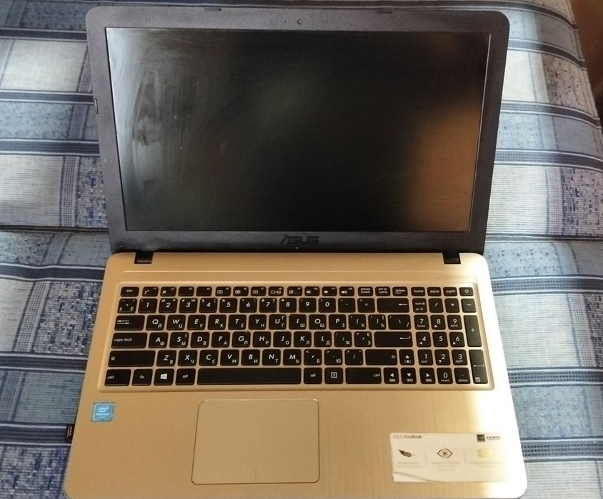 ноутбук робочий Asus(для навчання)